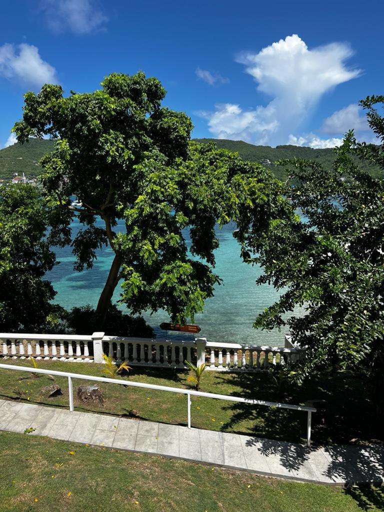 Bequia Plantation Hotel Port Elizabeth Екстер'єр фото
